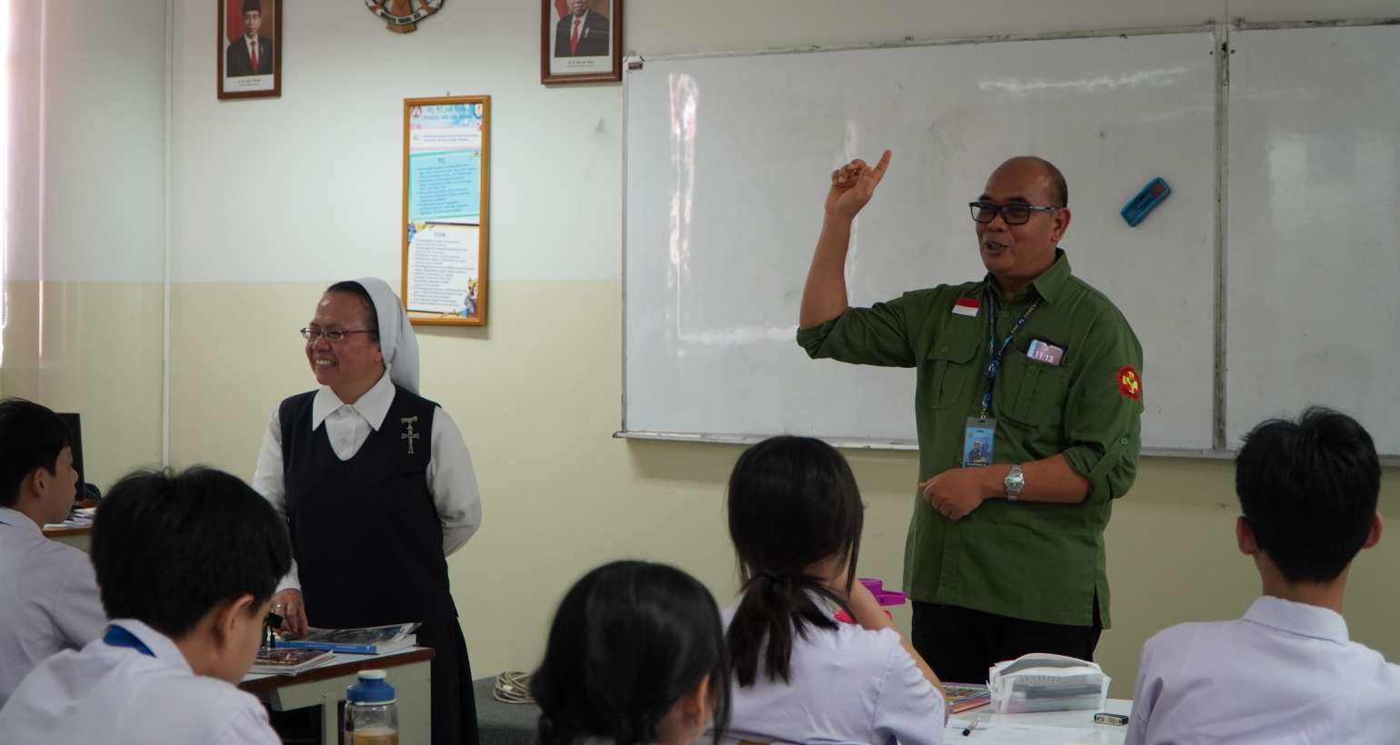 KUNJUNGAN TAMU SMP PL DOMENICO SAVIO SEMARANG