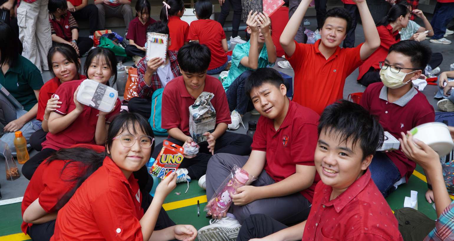 PESTA NATAL SEKOLAH, MERAYAKAN SUKACITA DALAM KEBERSAMAAN