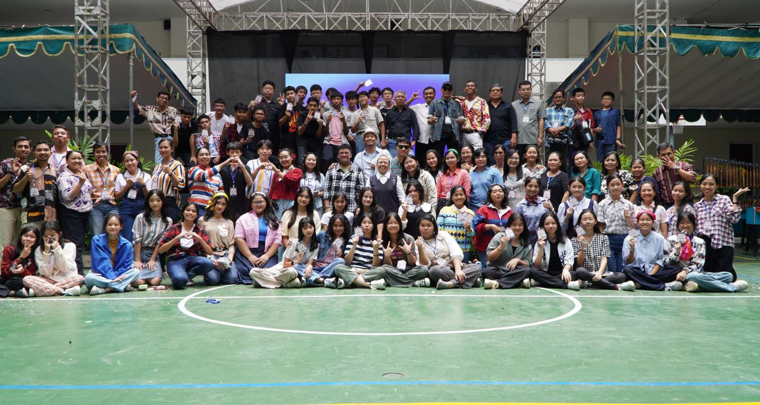 GITA CITA REMAJA MENGGEMA DI SMP KATOLIK SANTA CLARA