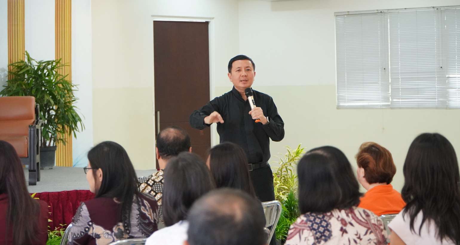 REKOLEKSI ORANG TUA “MENDENGARKAN TUHAN DALAM KELUARGA”